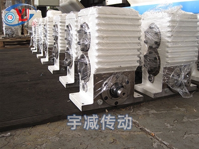 德國加速機外部二次包絡蝸輪蝸桿革新
